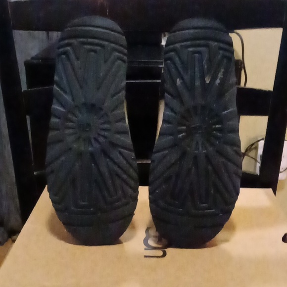UGG RAIN BOOTS - Picture 3 of 4